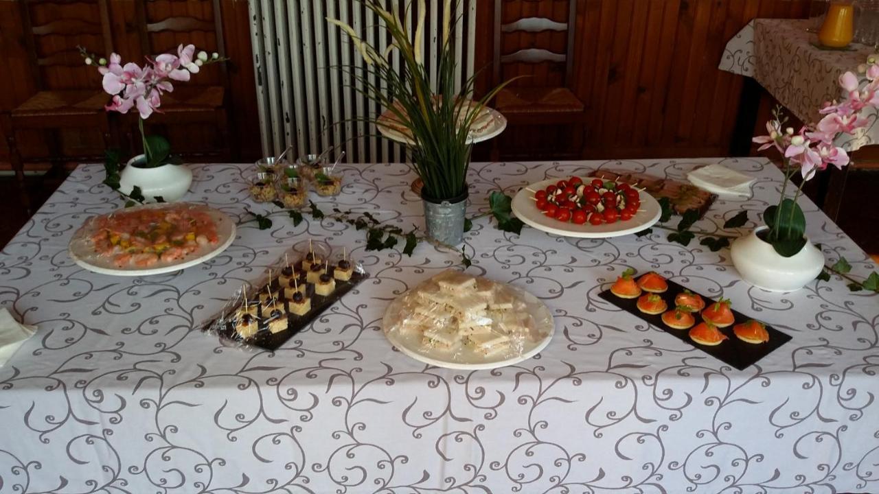 Hotel De La Gare Sainte-Gauburge-Sainte-Colombe Zewnętrze zdjęcie