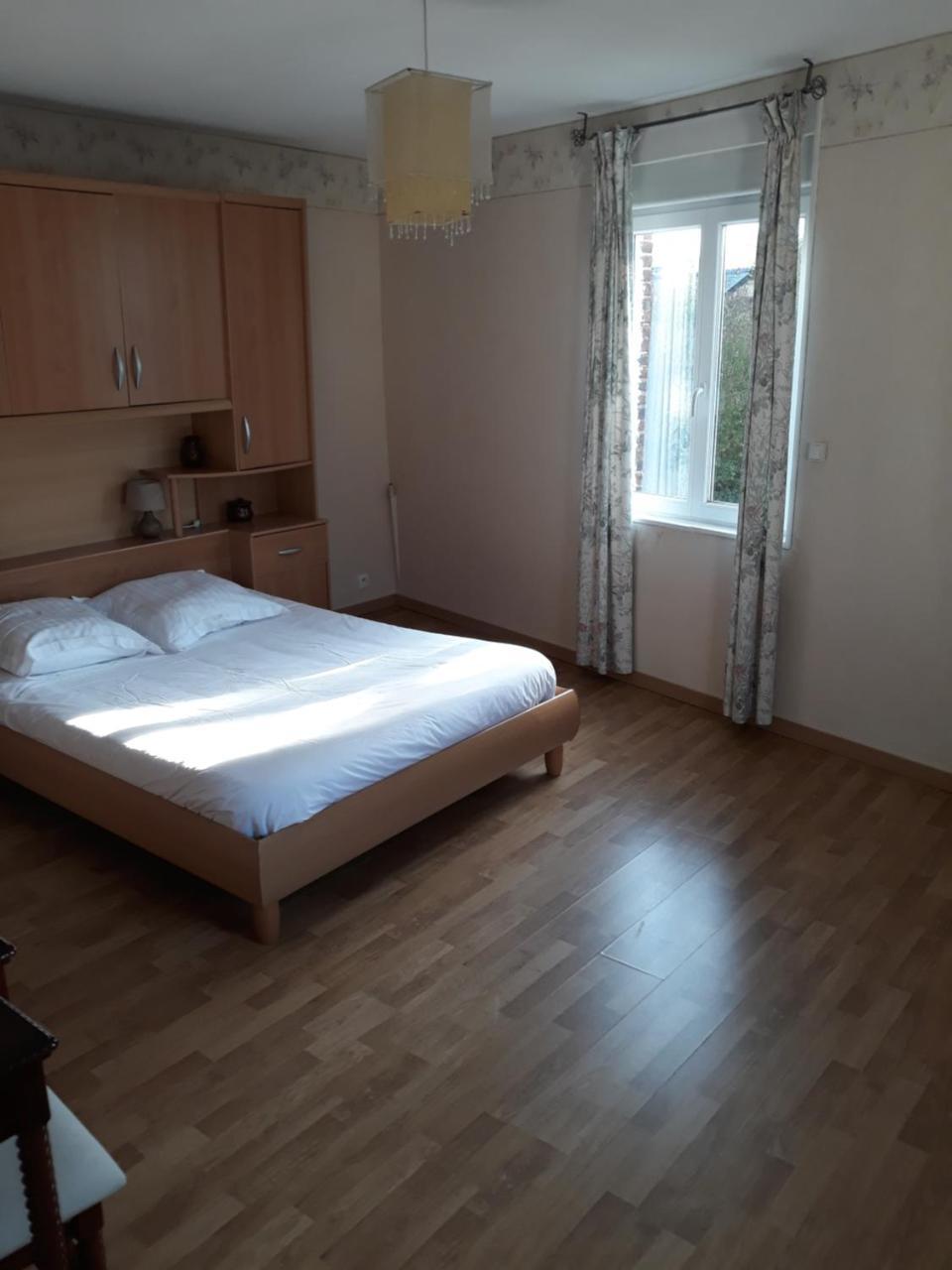 Hotel De La Gare Sainte-Gauburge-Sainte-Colombe Zewnętrze zdjęcie